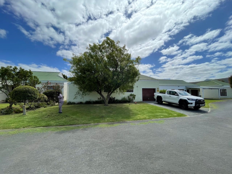 To Let 2 Bedroom Property for Rent in Sandbaai Western Cape